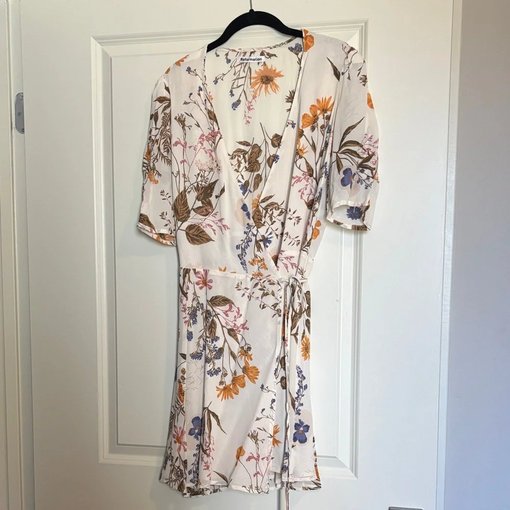 Used Like New Reformation Lucky Wrap Mini Dress in Frolic Floral - Picture 1 of 3